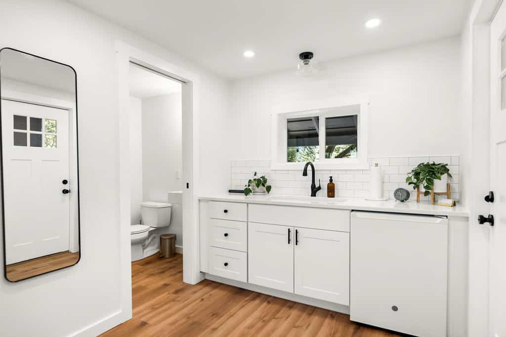Bathroom remodeling by general contractors Vancouver WA